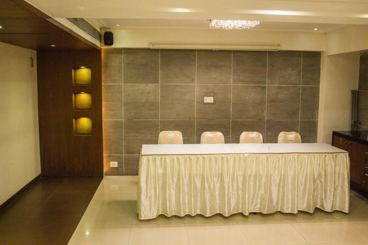 Hotel Corporate นาวีมุมไบ ภายนอก รูปภาพ