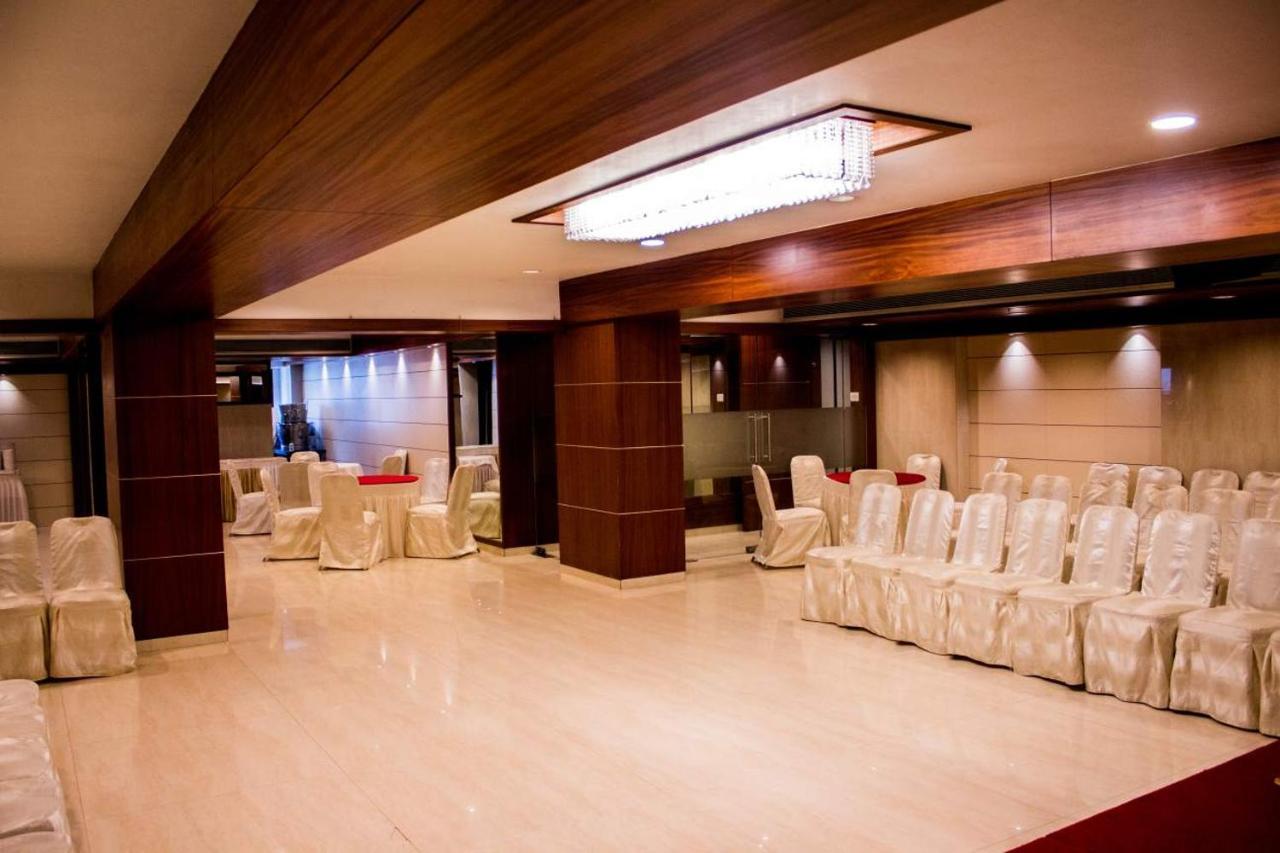 Hotel Corporate นาวีมุมไบ ภายนอก รูปภาพ