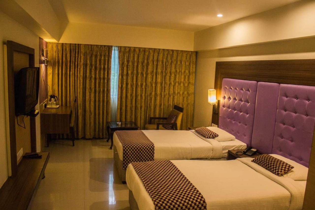 Hotel Corporate นาวีมุมไบ ภายนอก รูปภาพ
